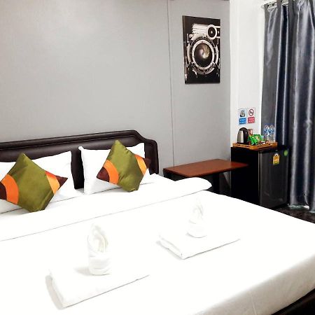 Ada Apartment - อาดา อพาร์ทเมนท์ Bangkok Buitenkant foto