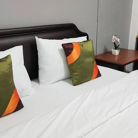 Ada Apartment - อาดา อพาร์ทเมนท์ Bangkok Buitenkant foto