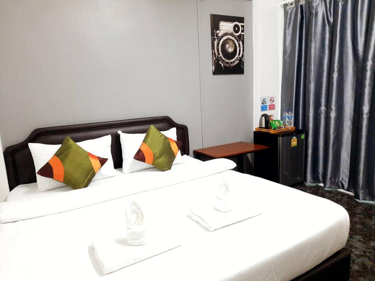 Ada Apartment - อาดา อพาร์ทเมนท์ Bangkok Buitenkant foto
