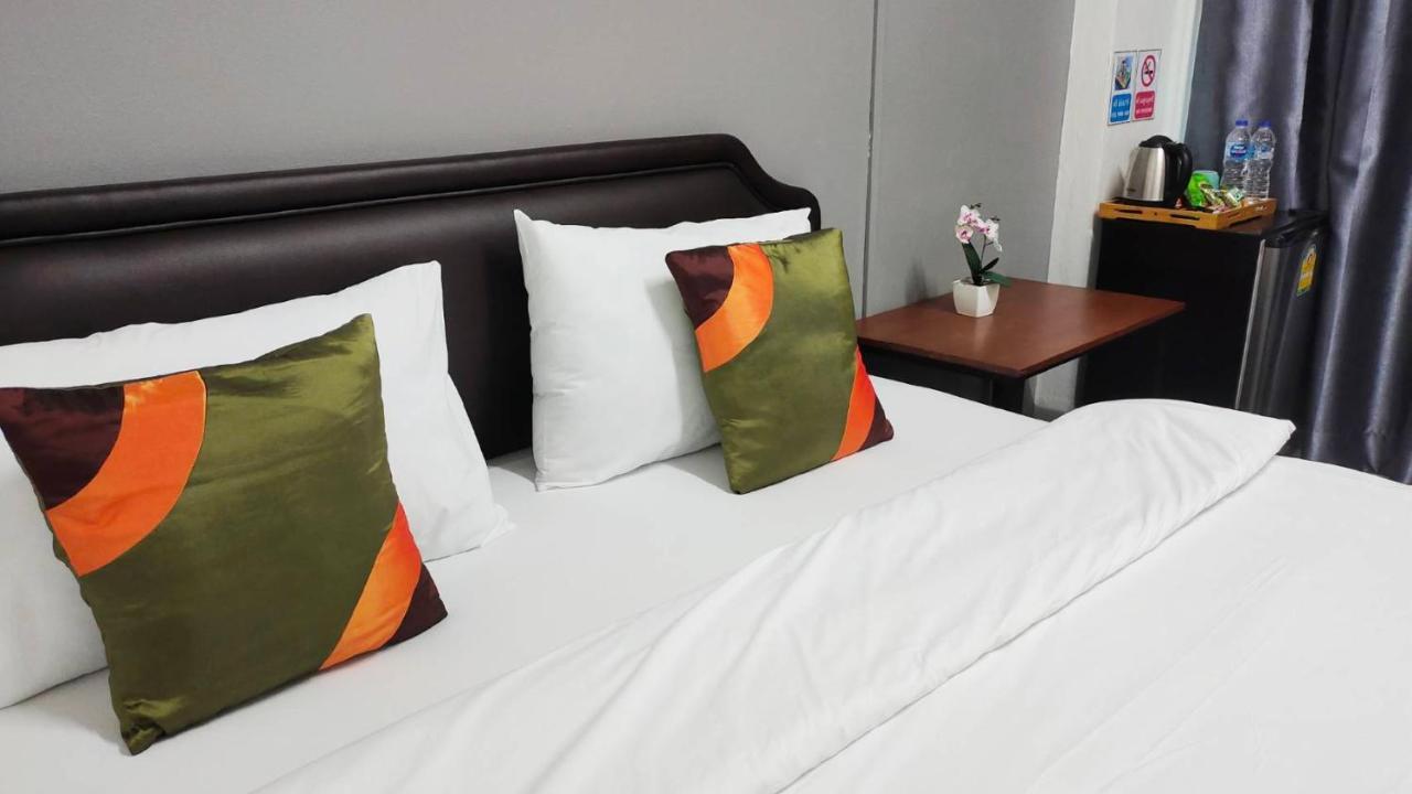Ada Apartment - อาดา อพาร์ทเมนท์ Bangkok Buitenkant foto