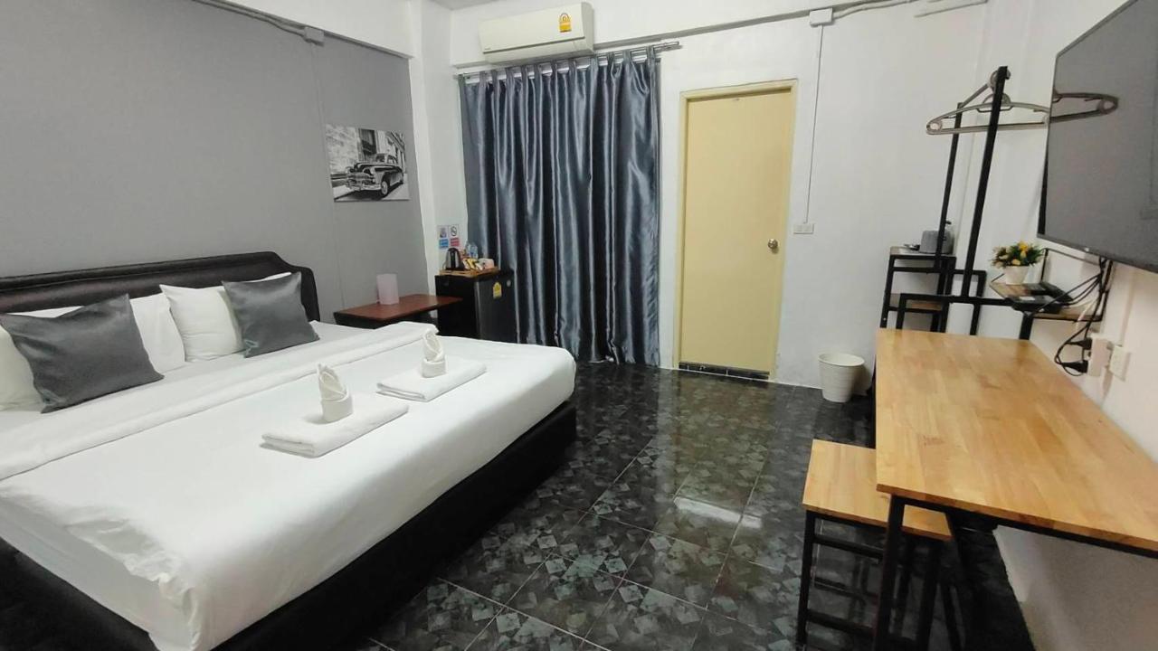 Ada Apartment - อาดา อพาร์ทเมนท์ Bangkok Buitenkant foto